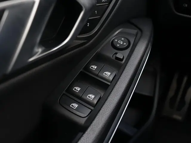 BMW 3 Serie Sedan 318i 2021 Benzine 33