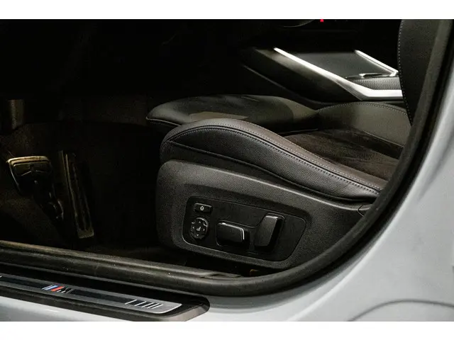 BMW 3 Serie 330e 2024 Hybride Benzine 12