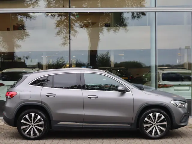 Mercedes-Benz GLA 250 e AMG Line 2021 Hybride Benzine 5