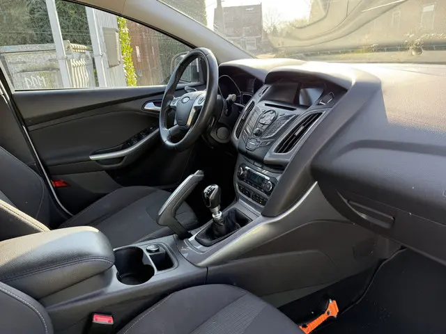 Ford Focus 1.6 150PK EcoBoost TITANIUM 2012 Benzine 9