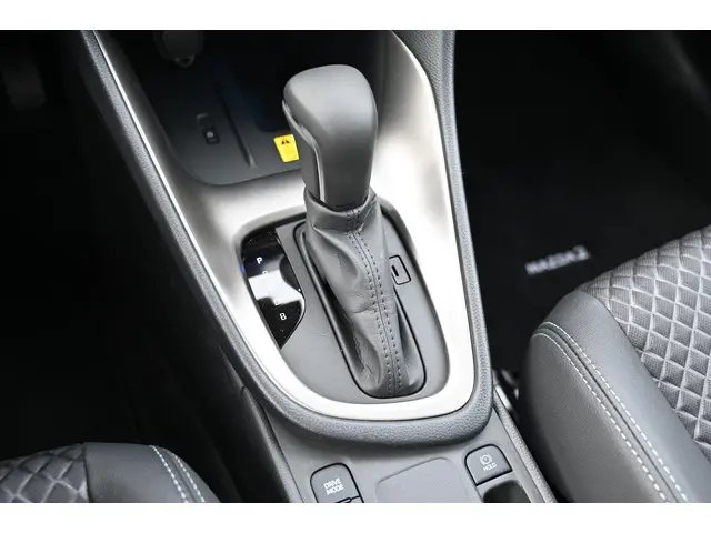 Mazda 2 Hybrid 116 automaat Select 2023 Hybride Benzine 24