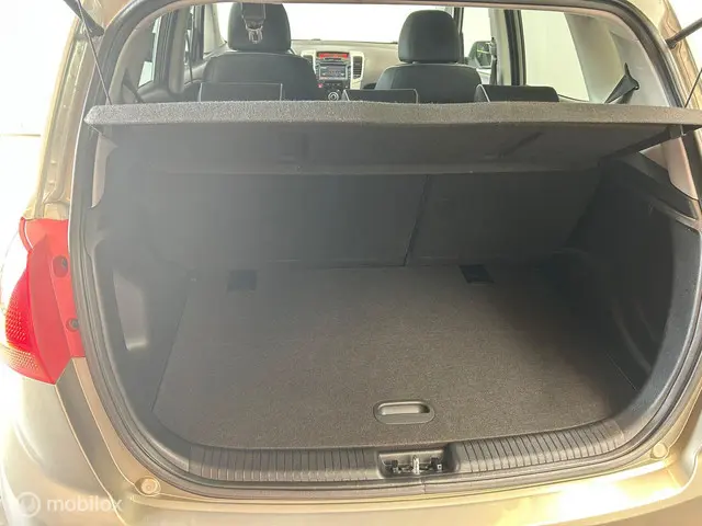 Kia Venga 1.4 CVVT Plus Pack 2012 Benzine 15