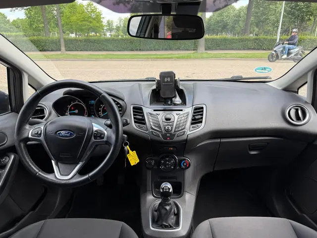 Ford Fiesta 1.25/Airco/Elek. Ramen/Nap/Apk! 2014 Benzine 3