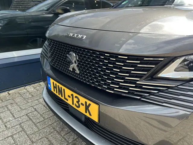 Peugeot 3008 1.6 HYbrid 225 GT 2023 Hybride Benzine 33