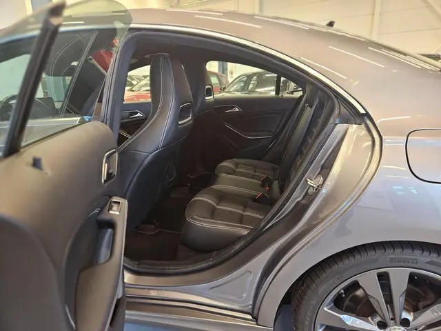 Mercedes-Benz CLA 180 Prestige 2019 Benzine 12