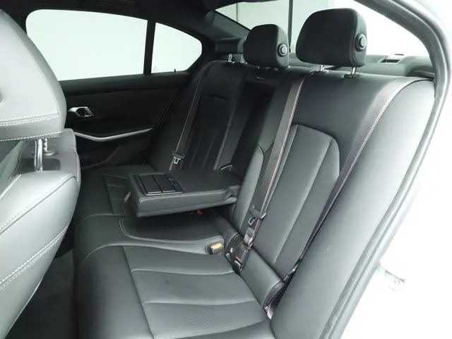 BMW 3 Serie Sedan 318i 2025 Benzine 8