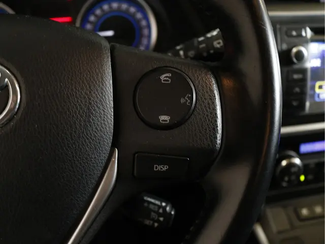 Toyota Auris 1.8 Hybrid Aspiration 2014 Hybride Benzine 13