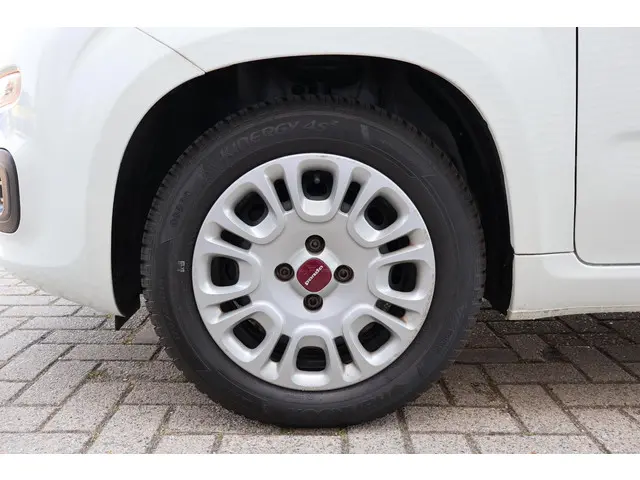 Fiat Panda 1.0 Hybrid Easy 2021 Hybride Benzine 25