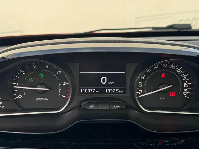 Peugeot 208 1.2 PureTech Allure 2015 Benzine 9