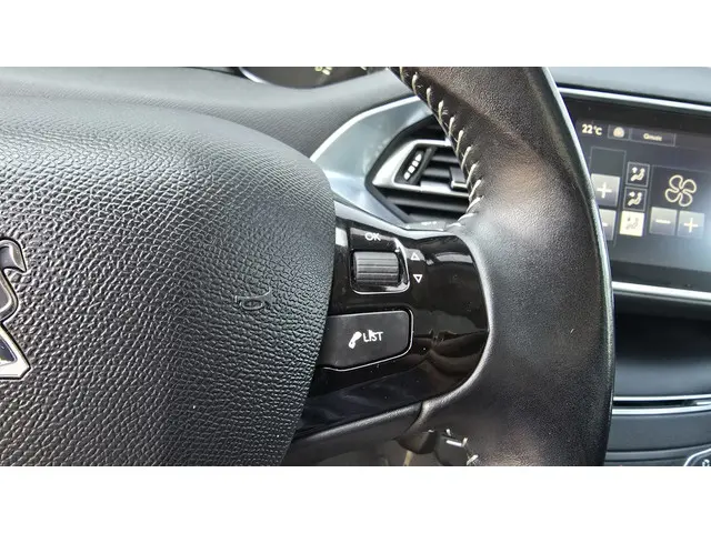Peugeot 308 SW 1.2 PureTech Blue Lion 2017 Benzine 21