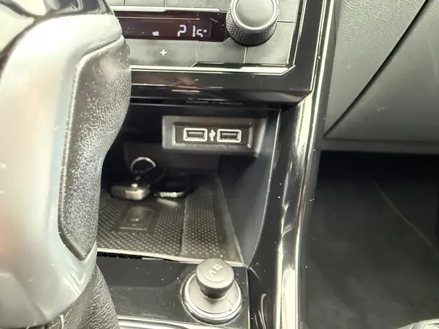 Volkswagen T-Cross 1.0 TSI Style R line 2019 Benzine 24