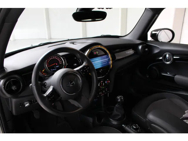 MINI Cooper Mini 1.5 Camden Edition 2023 Benzine 8