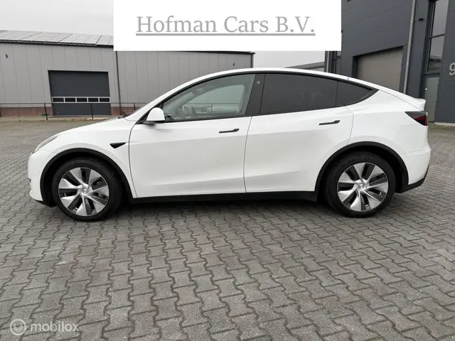 Tesla Model Y Long Range AWD 75 kWh 2021 Elektrisch 3