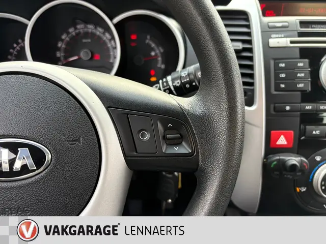 Kia Venga 1.4 CVVT Plus Pack 2013 Benzine 26