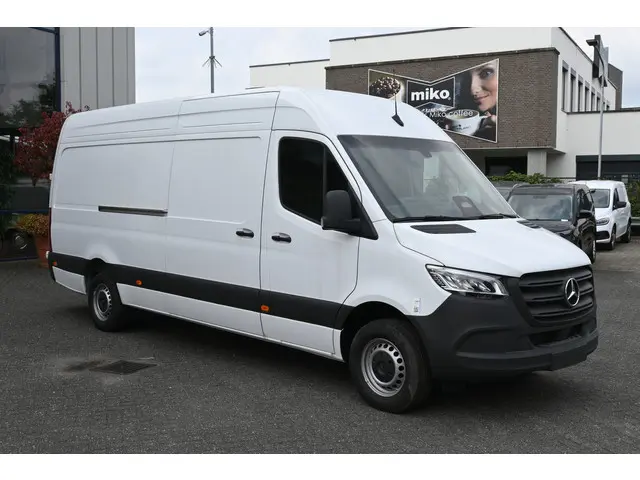 Mercedes-Benz Sprinter 317 CDI L3H2 Pro 2024 Diesel 8