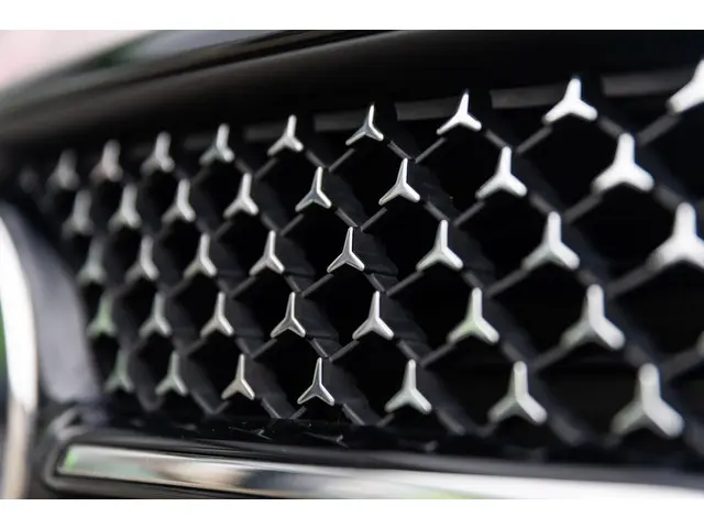 Mercedes-Benz CLA 180 AMG Line 2024 Benzine 32