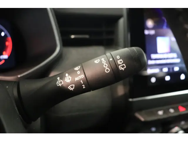 Renault Clio 1.0 TCe 90 GPF techno 2024 Benzine 20