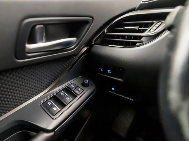 Toyota C-HR 1.8 Hybrid Sport 2018 Hybride Benzine 22