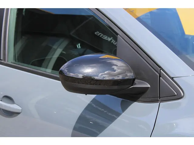 Dacia Sandero TCe 90 Journey 2025 Benzine 12