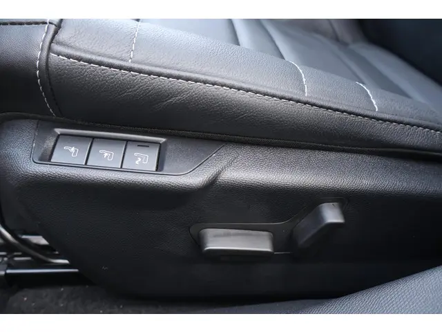 Citroën C4 1.2 Puretech Shine Pack Business 2023 Benzine 16