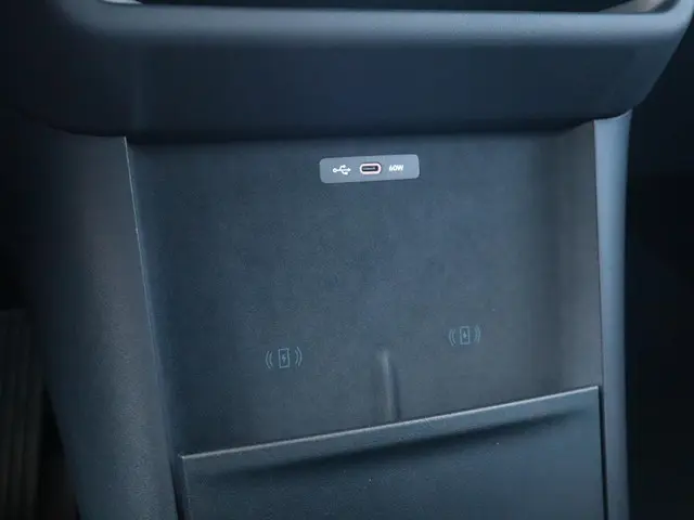 Lynk & Co 02 More 66 kWh 2026 Elektrisch 35