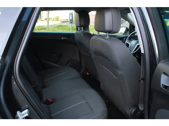 Opel Astra Sports Tourer 1.4 Turbo Edition 2015 Benzine 13