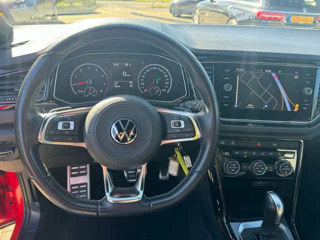 Volkswagen T-Roc 1.5 TSI Sport Business R 2022 Benzine 8