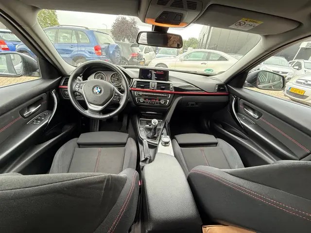 BMW 3 Serie Touring 316i Executive 2013 Benzine 6