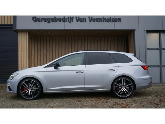 SEAT Leon ST 2.0 TSI 300pk 4DRIVE CUPRA 2018 Benzine 2