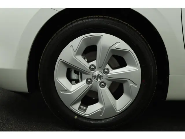 Suzuki Swift 1.2 Select Smart Hybrid 2025 Benzine 38