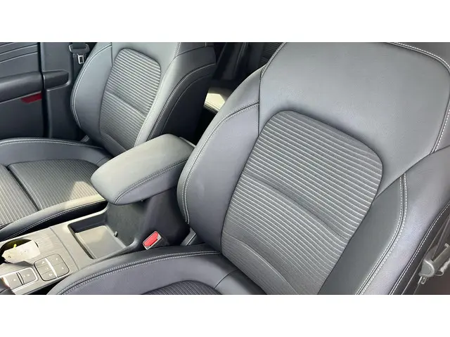 Ford Kuga 2.5 PHEV Titanium 2024 Hybride Benzine 15