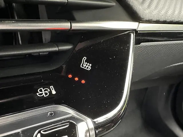Peugeot 2008 1.2 Hybrid 145 GT 2025 Hybride Benzine 23