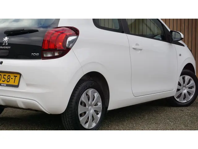 Peugeot 108 1.0 VTi 69pk 3Drs Active 2016 Benzine 26