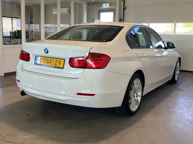 BMW 3 Serie 316i 2012 Benzine 5