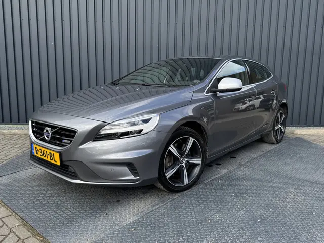 Volvo V40 1.5 T3 R-Design 2019 Benzine 20