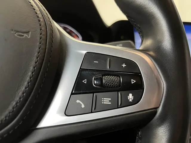 BMW 3 Serie 320i High Executive 2021 Benzine 23