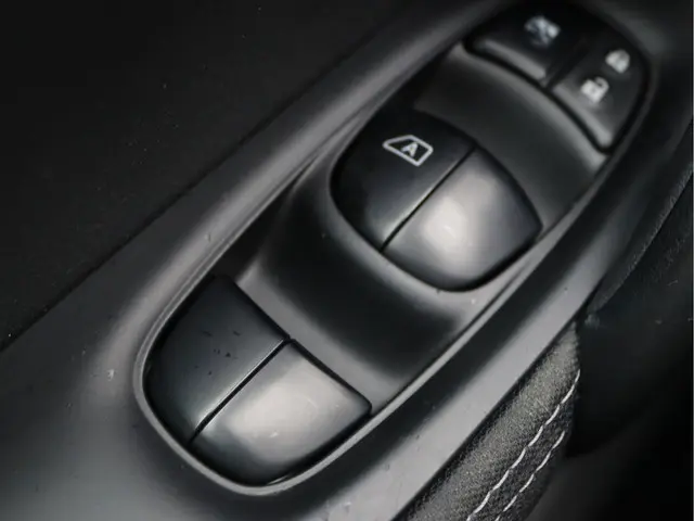 Nissan QASHQAI 1.2 N-Connecta 2016 Benzine 24