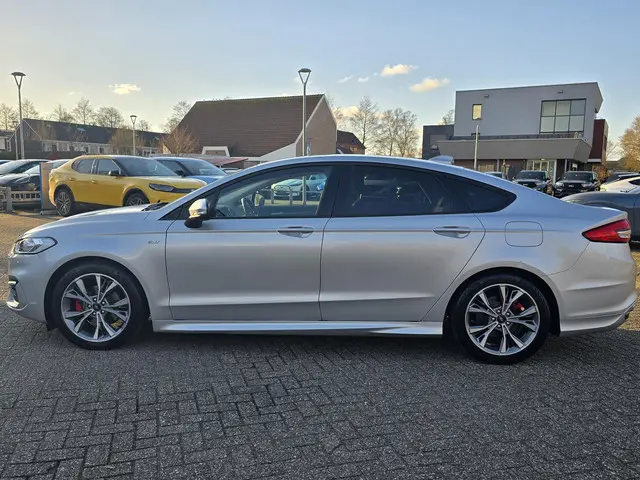 Ford Mondeo 2.0 IVCT HEV ST-Line 2021 Hybride Benzine 6