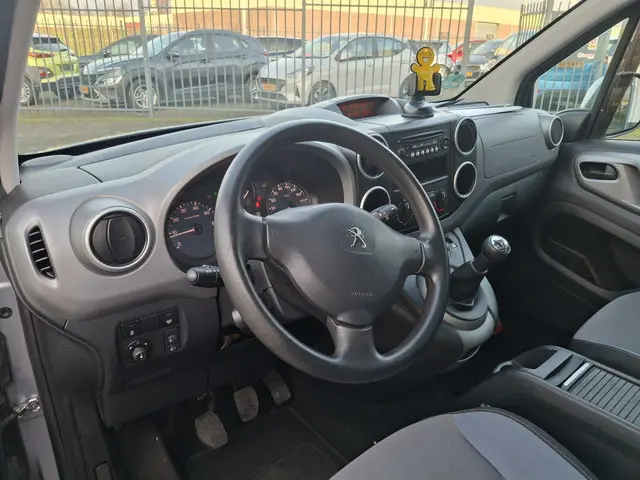 Peugeot Partner Tepee 1.2 PureTech Active 2016 Benzine 30