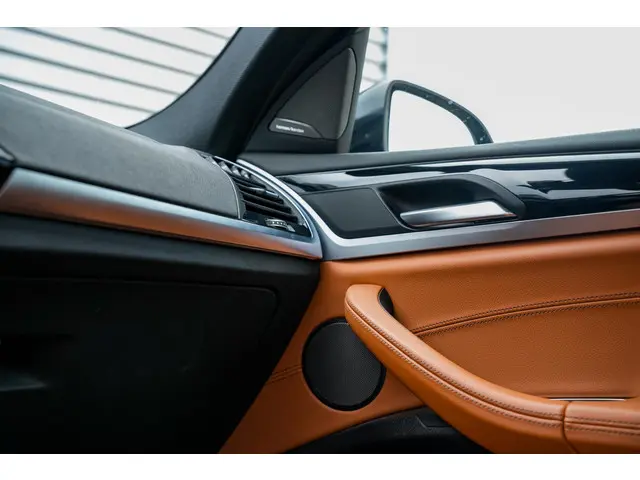 BMW X4 xDrive20i High Executive Edition 2020 Benzine 25