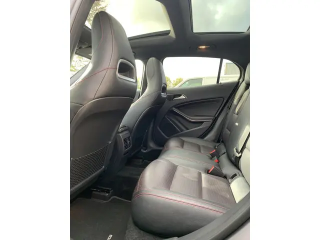 Mercedes-Benz GLA 200 Prestige Comfort 2014 Benzine 15