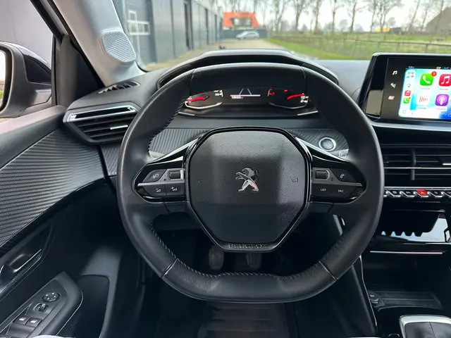 Peugeot 208 1.2 PureTech Allure 2022 Benzine 13