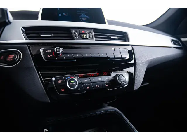 BMW X1 sDrive20i High Executive 2019 Benzine 17