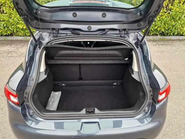 Renault Clio 0.9 TCe INTENS LEER NAP 2019 Benzine 19