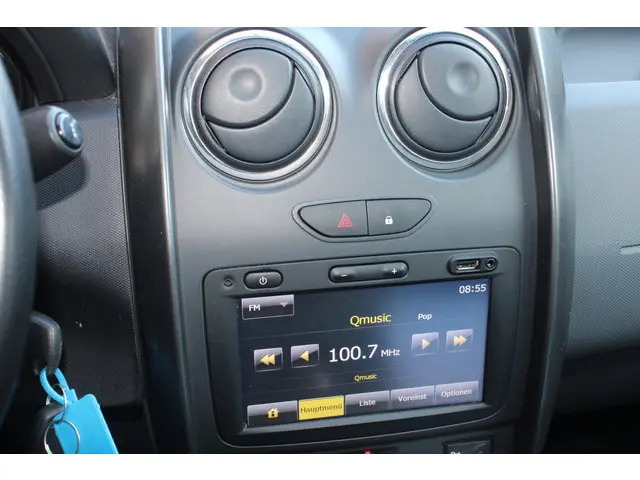 Dacia Duster 1.2 TCe 4x2 Lauréate 2015 Benzine 17