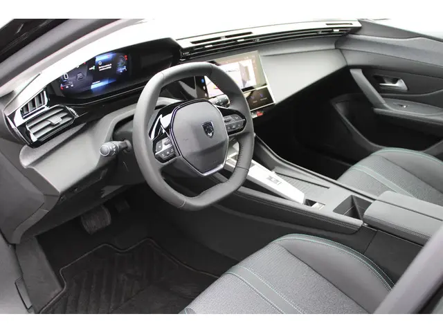 Peugeot 308 SW 1.2 Hybrid 136 e-DCS6 Allure 2024 Benzine 13