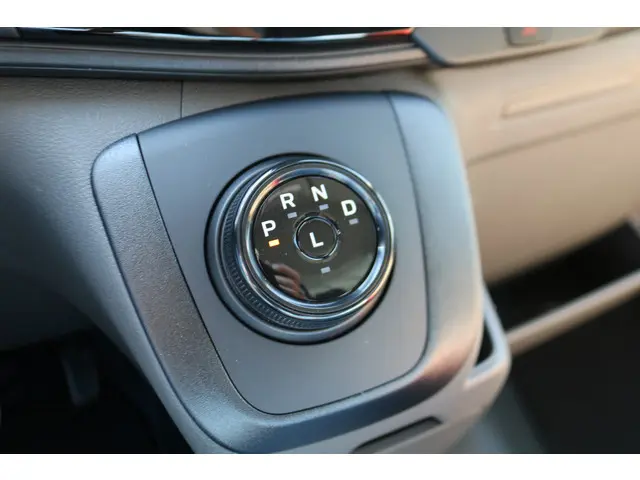 Ford E-Transit 350 L2 H2 Trend 68 kWh 2025 Elektrisch 32