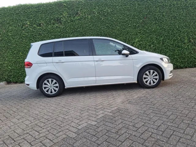 Volkswagen Touran 2