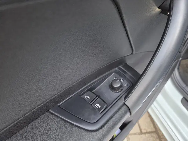 Audi A1 1.2 TFSI 2X S line NL AUTO 2013 Benzine 16