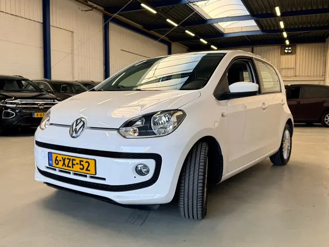 Volkswagen up! 1.0 high up! BlueMotion 2014 Benzine 4